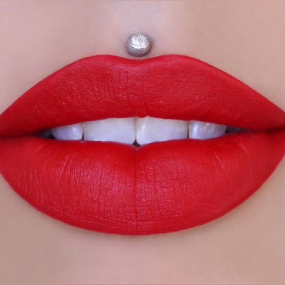Jeffree Star Cosmetics Velour Liquid Lipstick Shade: REDRUM -bold red NIB NEW - Picture 1 of 9